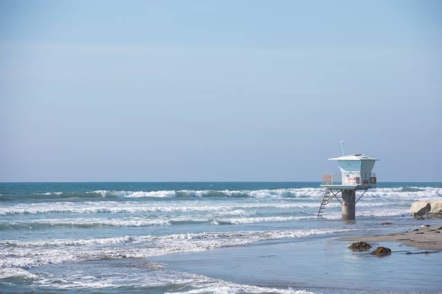 The beach, the surf and the ocean in Cardiff.