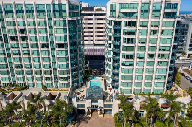 Aerial view of the downtown streets, palm trees and the buildings at Bankers Hill.
