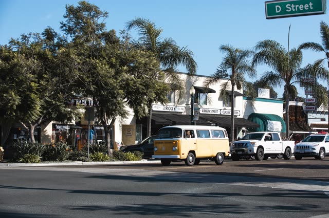 The downtown streets, palm trees and the buildings at Downtown Encinitas.