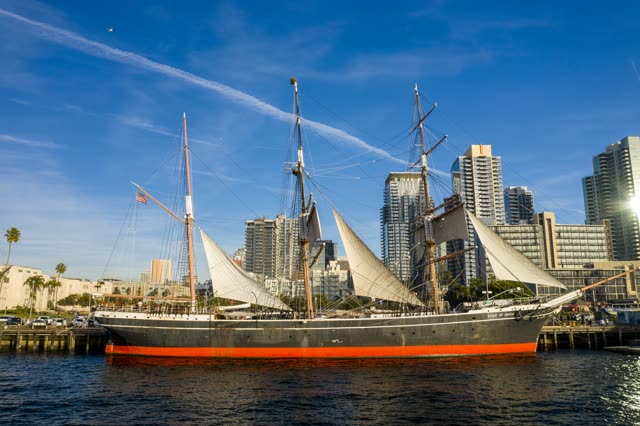 The harbor, the skyline and boats at Waterfront.