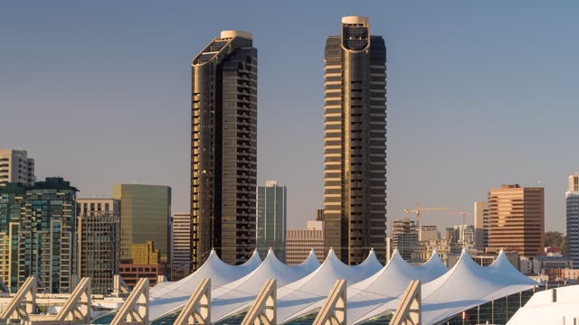The downtown streets, the skyline and the buildings at Embarcadero.